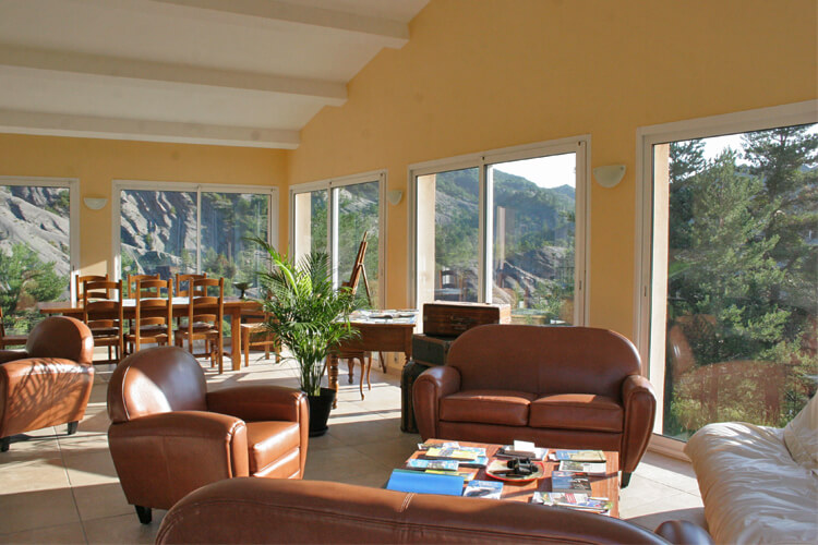 Photo du salon du gîtes Les Terres Noires